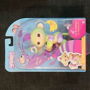 Fingerlings Baby Monkey & Mini BFFs - Jess & Eden (Green-Mauve) - By WowWee